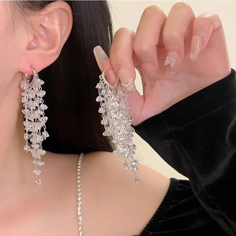 

Легкая роскошь и ощущение высокого класса, ультрадлинные серьги-кисточки с жемчугом One Size белый