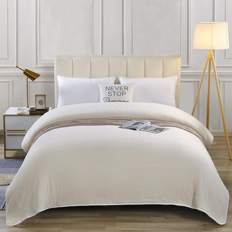 

Xinjiang Cotton Quilt & Batting - Perfect for Spring, Autumn, and Winter Bedding 120x150 cm 1.5 Jin