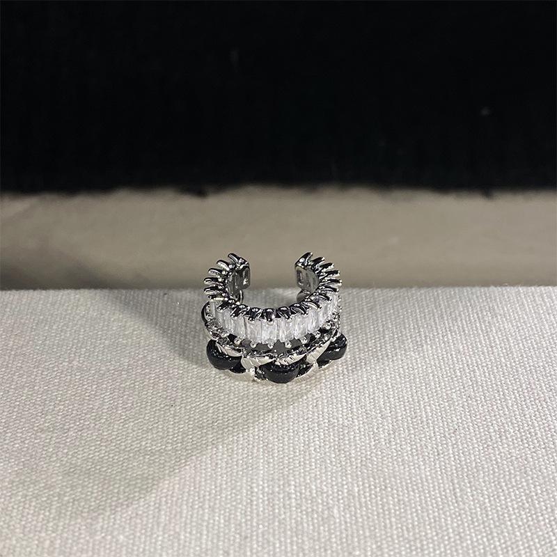 Элегантный кожаный ушной кафф с инкрустацией цирконами - Роскошный, универсальный и стильный дизайн