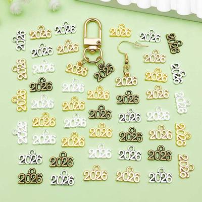 50 Pezzi Lega Vintage 9*14mm Ciondoli Numeri Anni 2026 2027 Ciondoli Fai da Te Orecchino Braccialetto Collana Creazione Gioielli Artigianato Accessori
