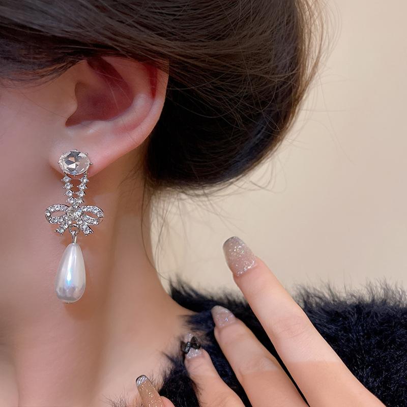 Flash Diamond Bow Pearl Earrings Women's Niche Design Sense High-end Long Earrings Exquisite Earrings