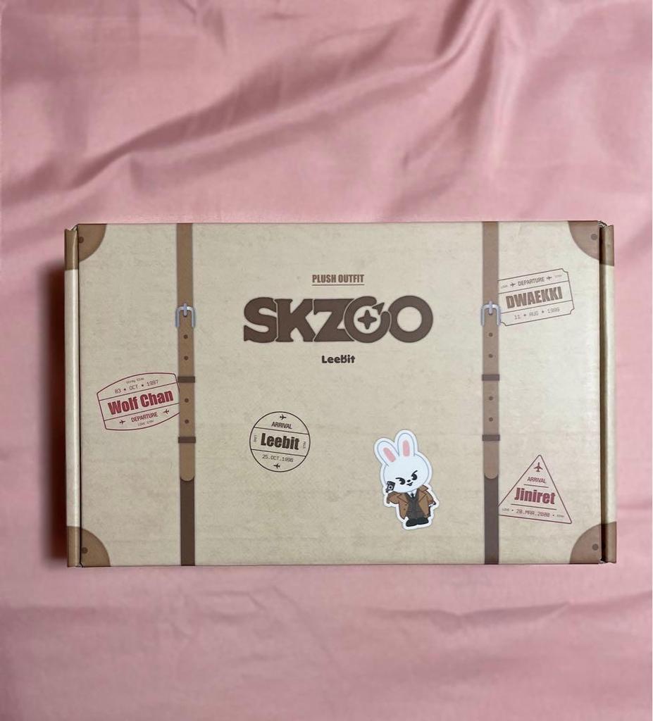 [USED] SKZOO Detective Uniform