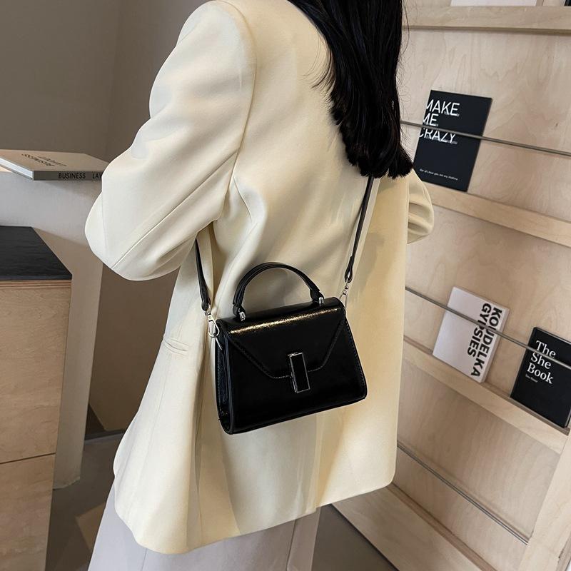 Fashion Small Hand Bag Women's New Oblique Span Commuter Small Square Bag