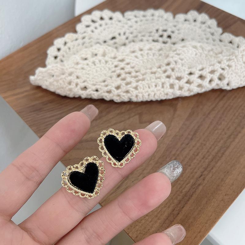 Retro Heart Stud Earrings: Drip Glaze Style, Women's Autumn/Winter S925 Silver Influencer Jewelry
