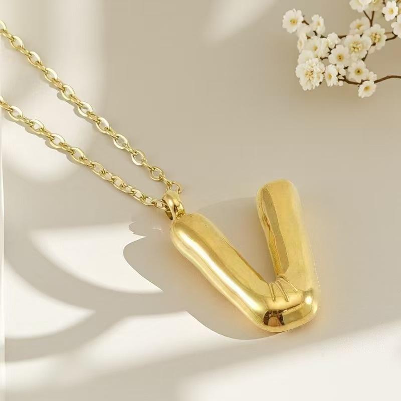 European and American titanium steel non-fading gold English letter necklace stainless steel bubble hip-hop letter pendant collarbone chain