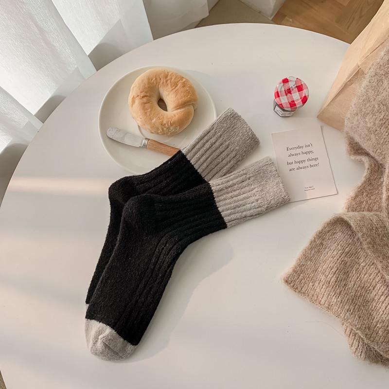 Women's Retro Japanese Thick Color Block Mid-Tube Socks - Warm Pile-Up Long Socks for Autumn & Winter