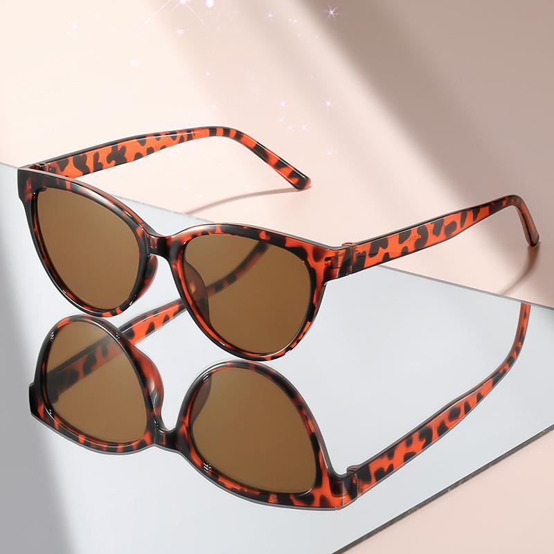 The new classic small-framed cat sunglasses with gradient color frames are perfect for daily party sunglasses