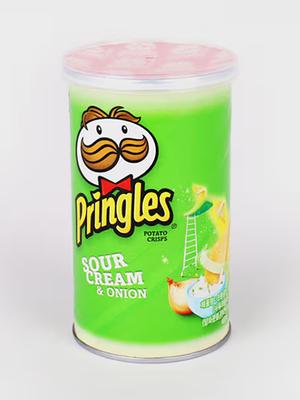 Pringles Kysaná smetana a cibule Bramborové lupínky 53 g