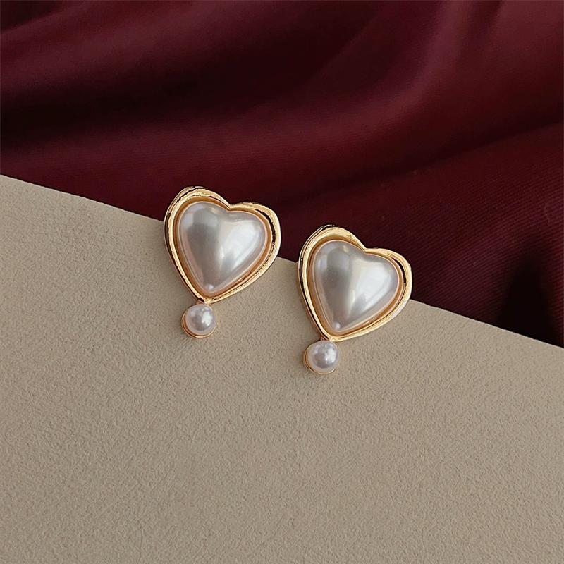Elegant Pearl Heart Ear Stud Piercing Earrings For Women Lady French Fashion New Jewelry Gift Party Wedding