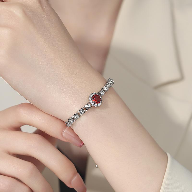 2026 Light Luxury Fashion Versatile Super Flash Full Diamond Red Flower Bracelet Exquisite Simple Design Sense Adjustable Jewelry
