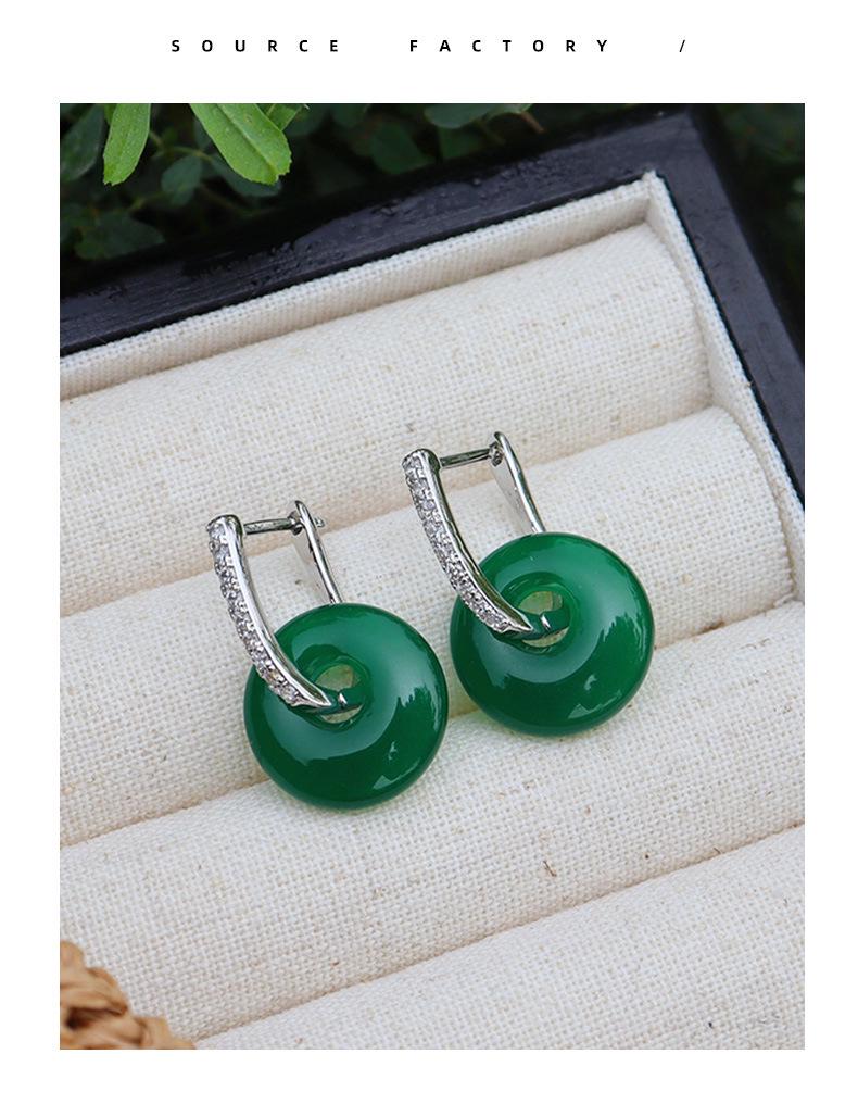 Kolczyki z cyrkoniami w stylu chińskim: Wykwintna moda retro z wszechstronnymi srebrnymi igłami dla wysokiej klasy, luksusowego wyglądu.