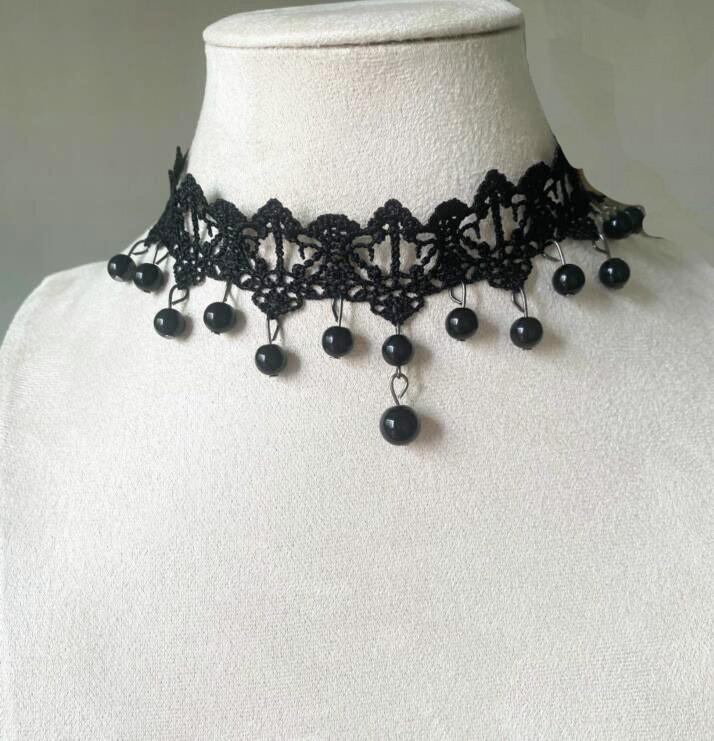 Collana con Cristalli e Pizzo Nero Fatta a Mano - Gioielli Popolari Europei e Americani