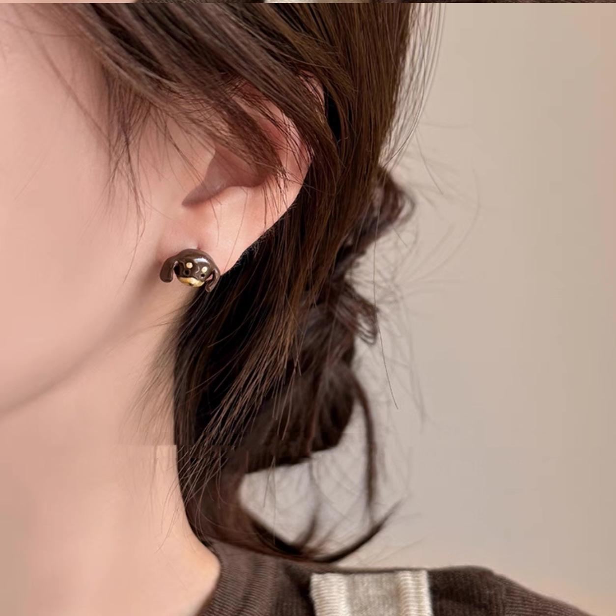 

Чарівні жіночі сережки такса: Унікальний, веселий і модний дизайн