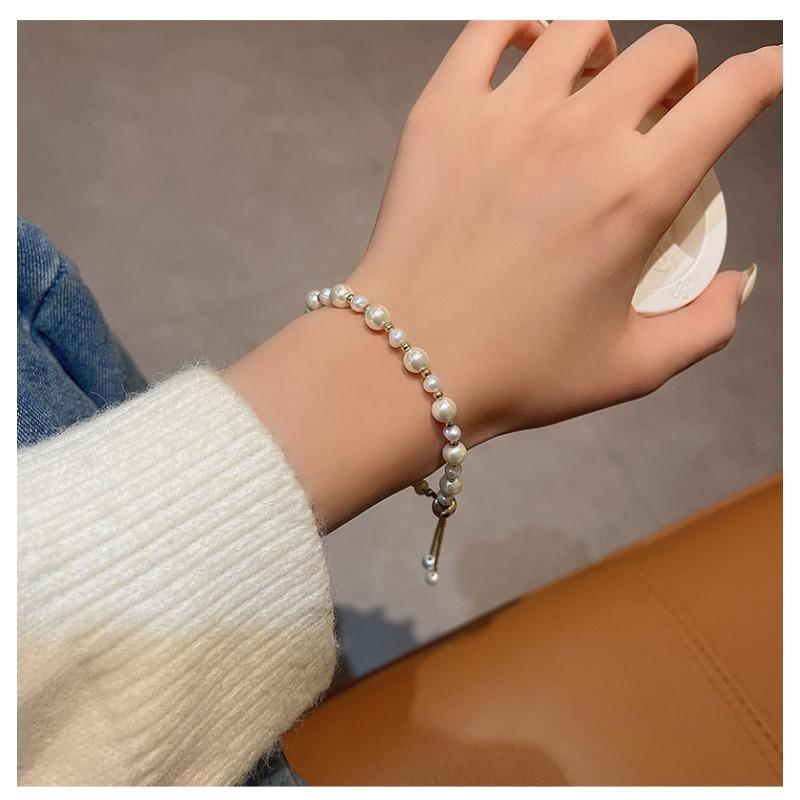 Meier Freshwater pearl best friend bracelet - minimalist, chic, and unique design with a touch of cool