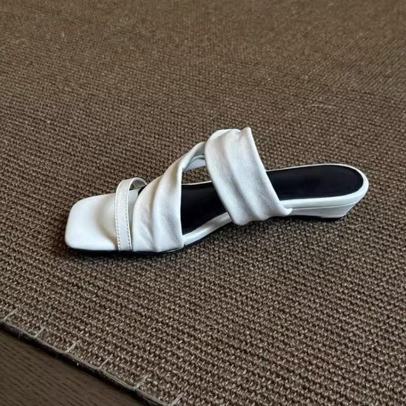 High-end Square Head Kinked Sandals, Summer Wear Low-heeled Soft-bottomed Pleated Design Lazy Slippers