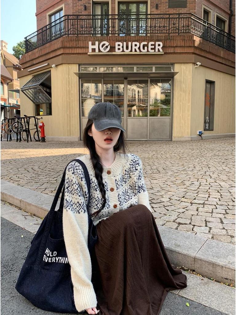 Women's Autumn/Winter Fair Isle Jacquard Knit Cardigan - Round Neck, Single-Breasted, Loose Fit Sweater Coat