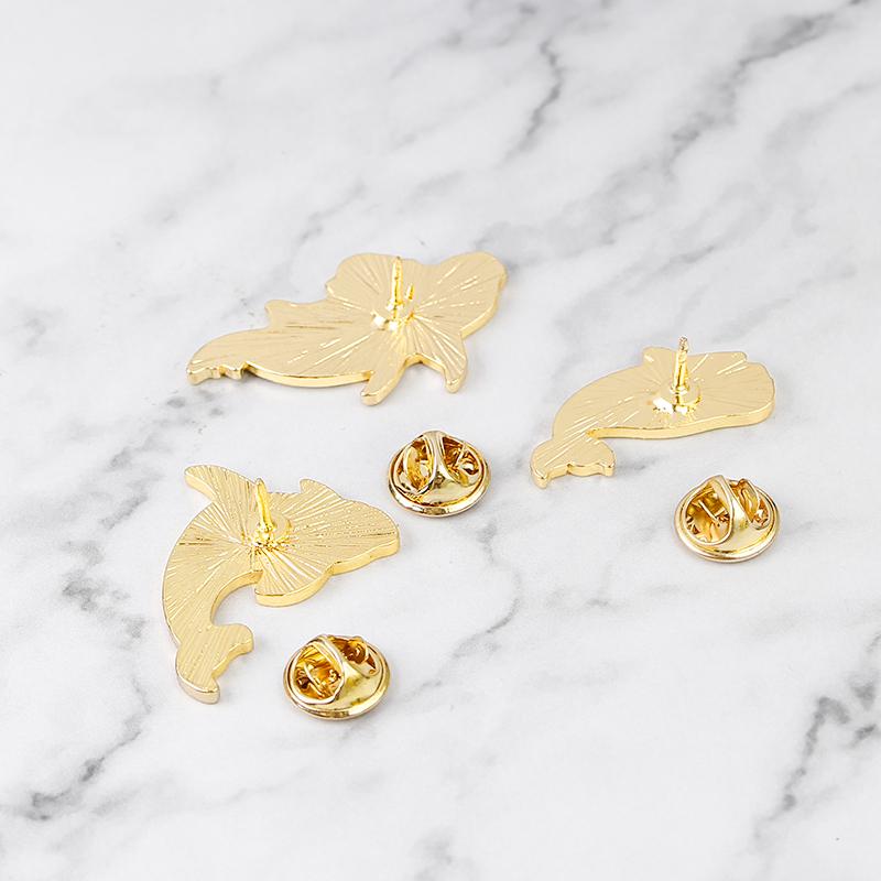 3 Styles Funny Galaxy Pattern Humpback Whale Enamel Brooches Marine Animals Shaped Golden Pins