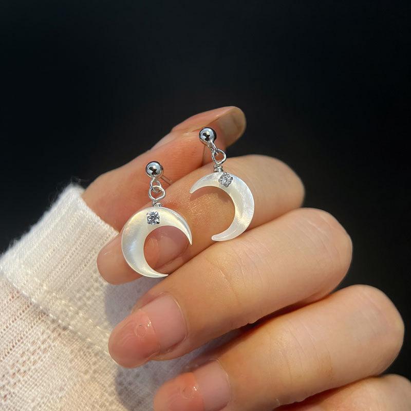 

Серьги «Белая бабочка» Серьги «Полумесяц» Серьги «Проворный» Темперамент