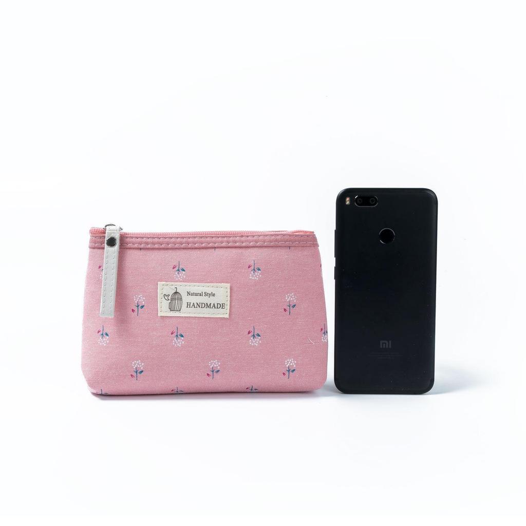 Korean Style Heart Storage Makeup Bag - Portable, Stylish, Mini Toiletry Organizer for Women