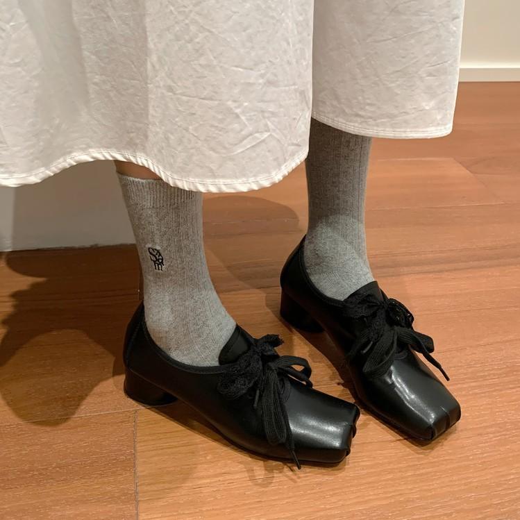 Niche retro square head ballet thick heel single shoes 2025 spring new lace-up small leather shoes~ pig head shoes