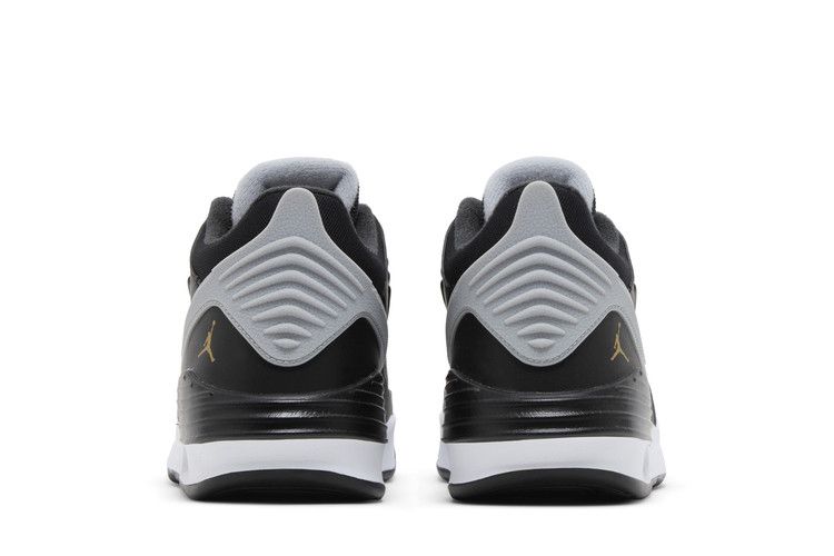 Air Jordan Max Aura 5 'Negro Dorado Metálico'