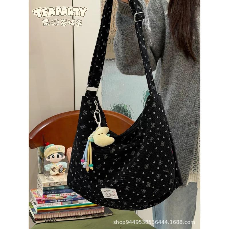 floral shoulder bag women's messenger bag autumn new armpit large capacity Korean niche commuter tote