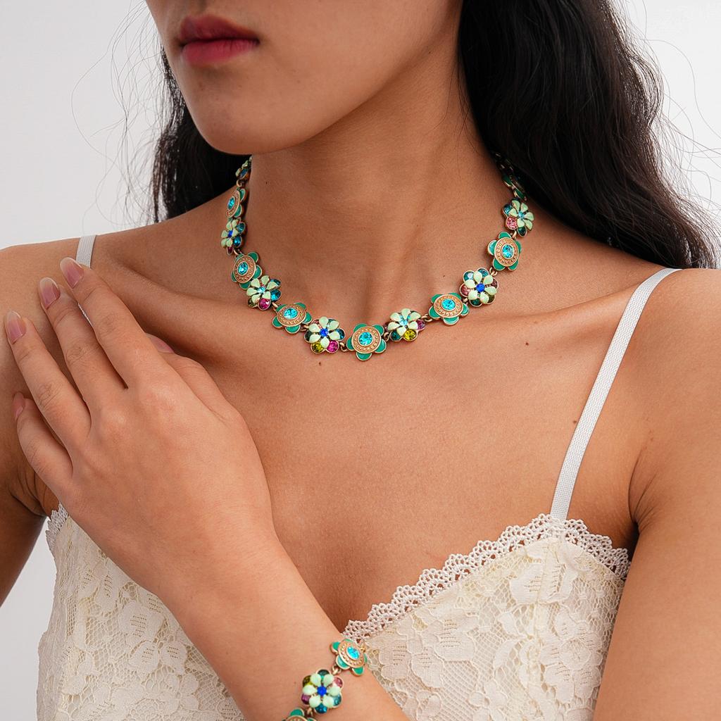 European and American Heavy Industry Diamond Dripping Flower Bracelet Necklace Retro Court Style Collarbone Chain Niche Necklace 