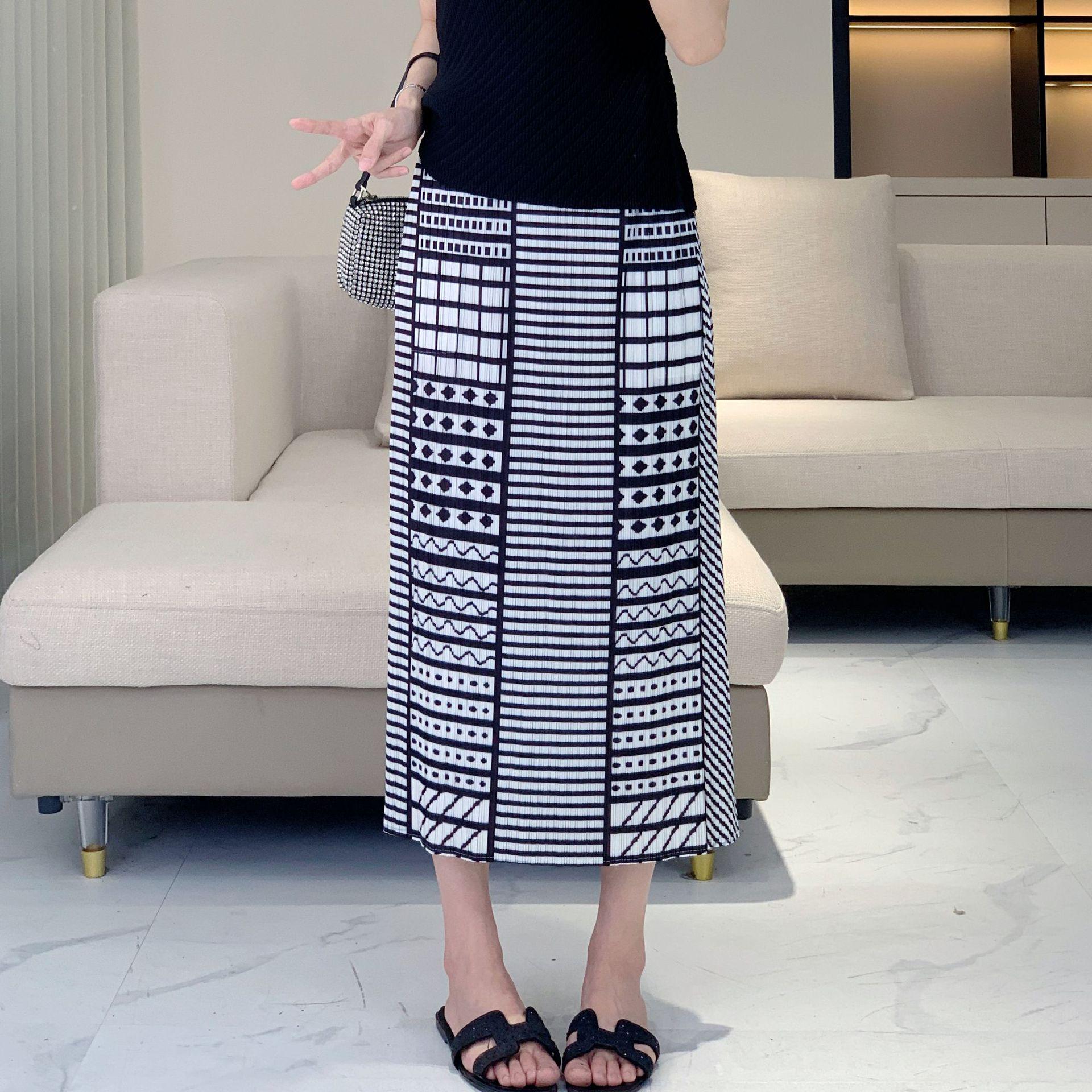 

Summer 2025 High-Waist Pleated Midi Skirt with Fashion Print and Slit One Size [90-150 jin]