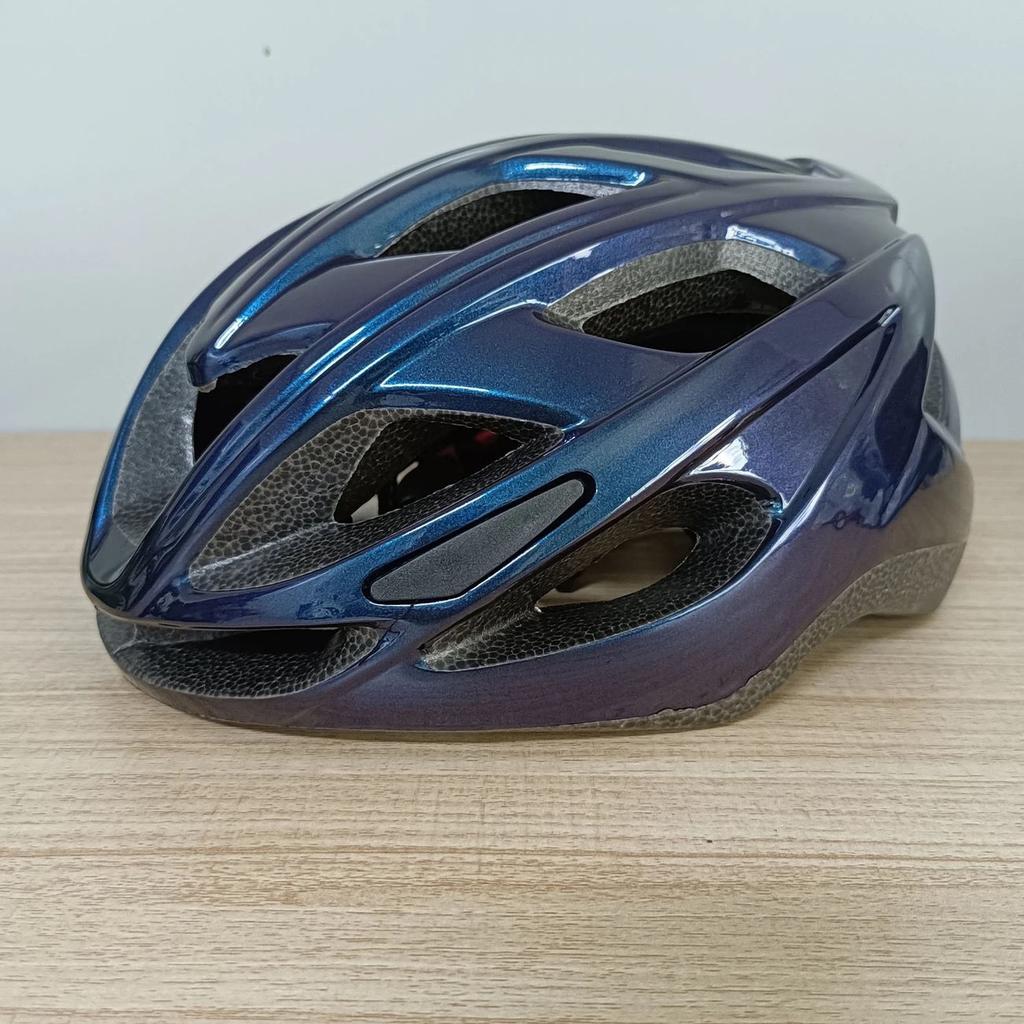 Off-Road Riding Helmet Comfortable Bicycle Ultra Lightweight Wind Breaking Mountain Road Integrated Forming Breathable Hard Hat