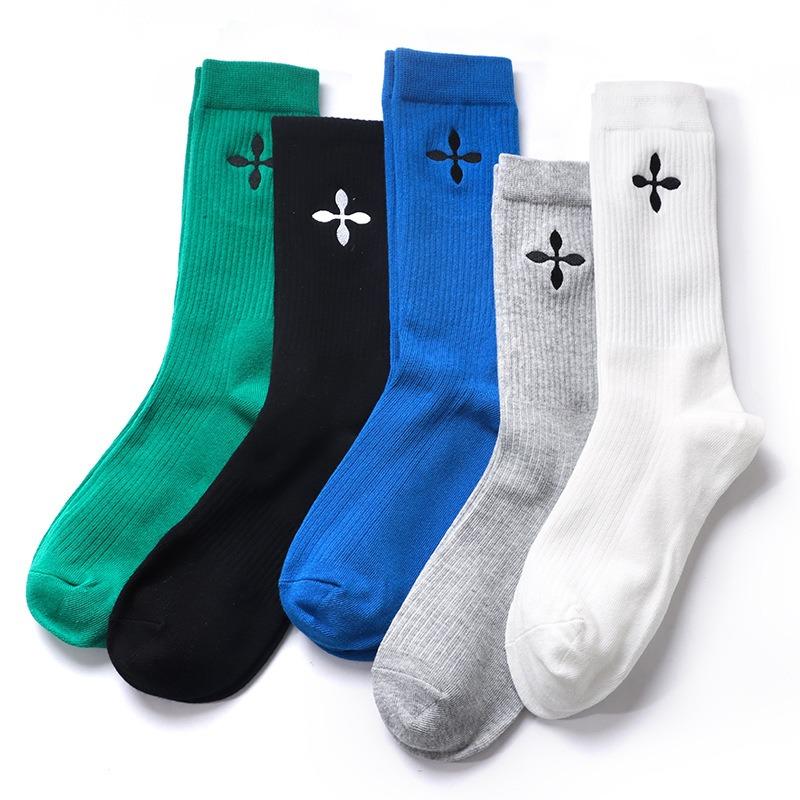 

Men s Spring and Autumn Trend Embroidered Cross Skateboard Basketball Mid Calf Socks 1 pair синій