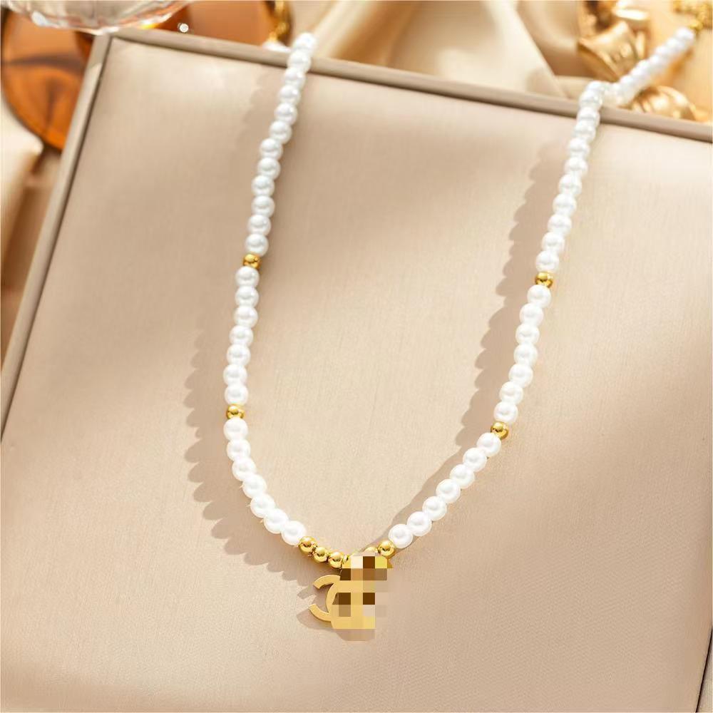 Exquisite 18K Gold-Plated Titanium Steel Necklace - Women's Clavicle Chain Jewelry, Fade-Resistant