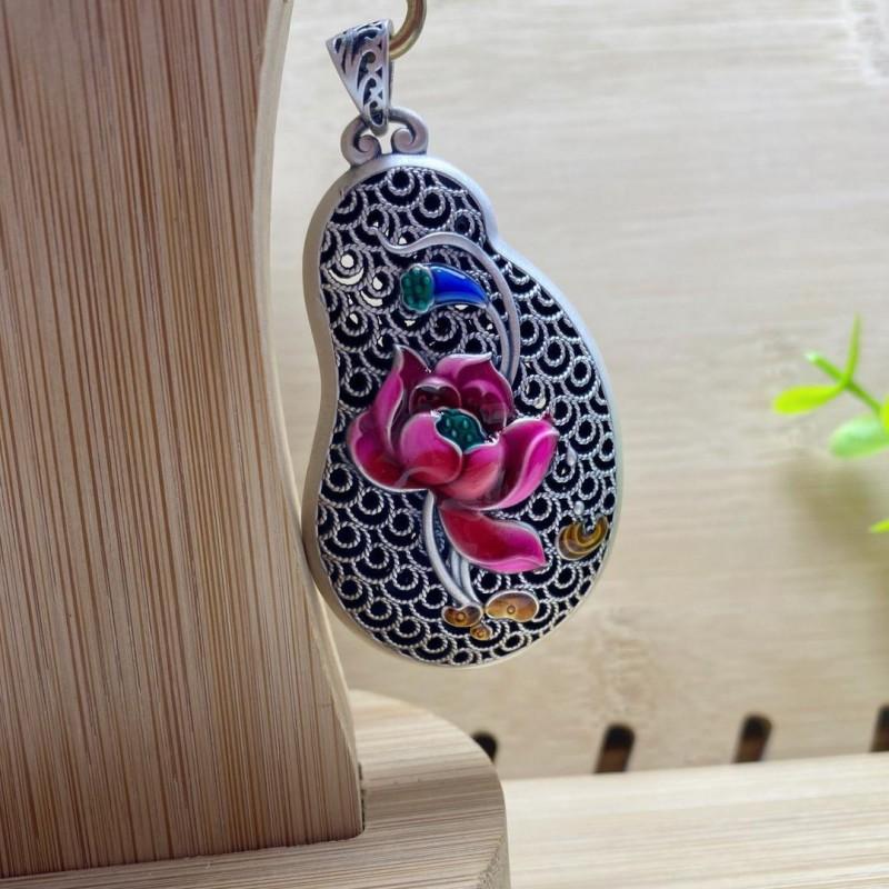 Copper Hollow Carved Guanyin Pendant Necklace Men Women Vintage Style Religious Charm With Chain