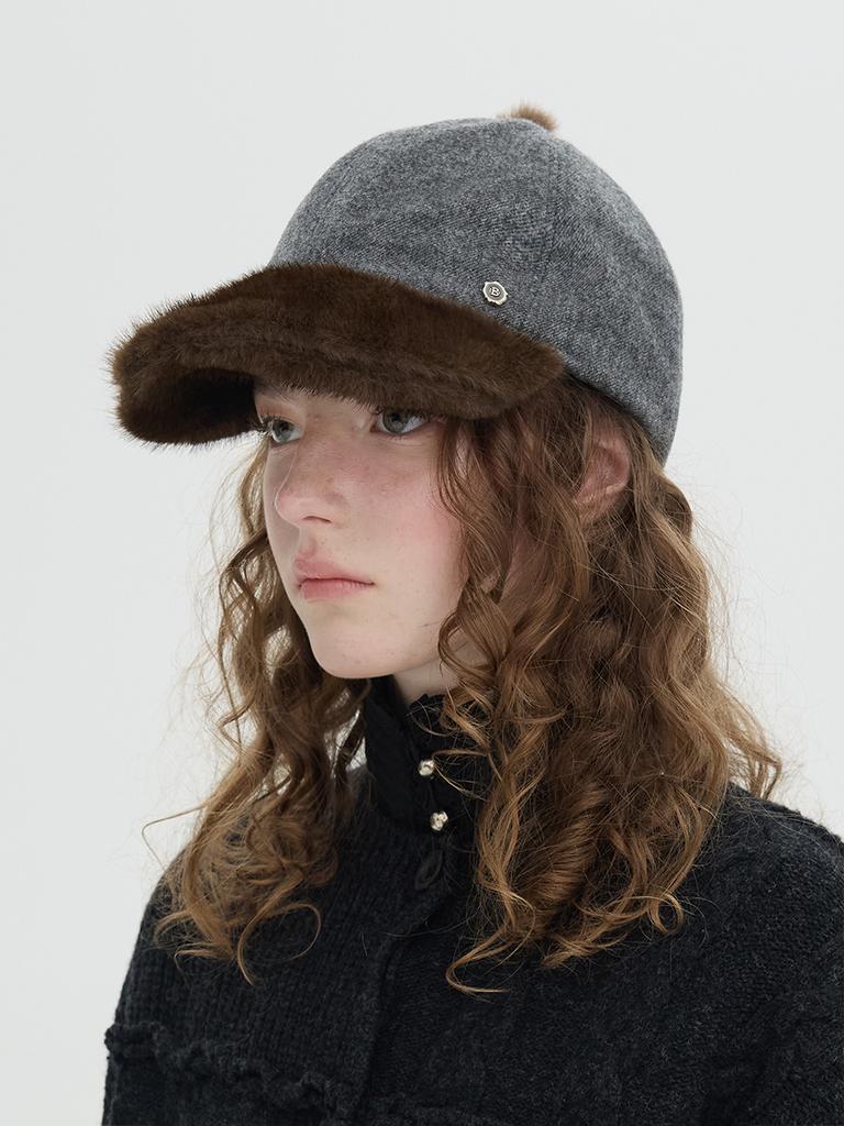 Beulaunhaes Fur Brim Point Cap
