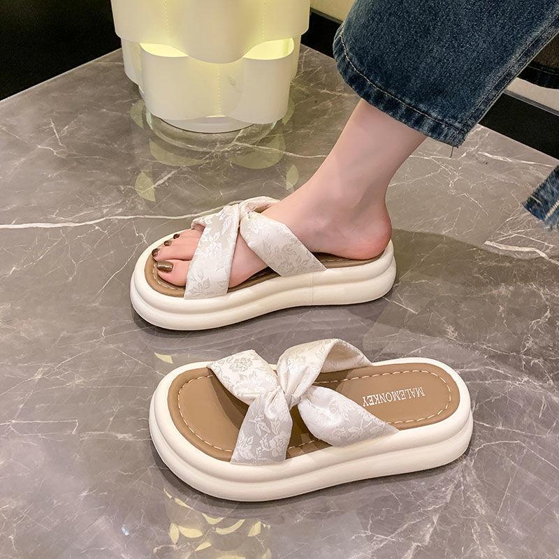 Cool slippers women's summer wear 2025 new high-end with skirt platform beach sandals fashion pregnant women one-word