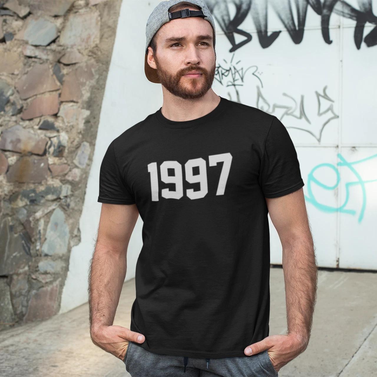 1997 T-Shirt - 90s retro birthday gift dad mom year of birth date unisex vintage L