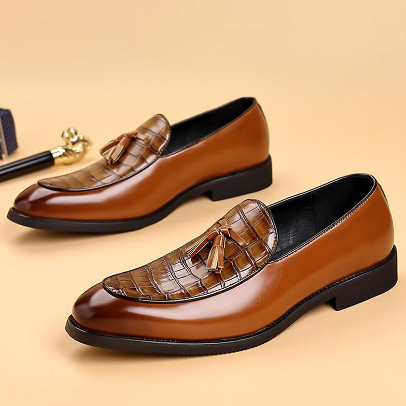 Britain Gentleman Pointed Crocodile Pattern Leather Business Casual Shoes For Men Tassel Loafers Formal Wedding Dress Footwear