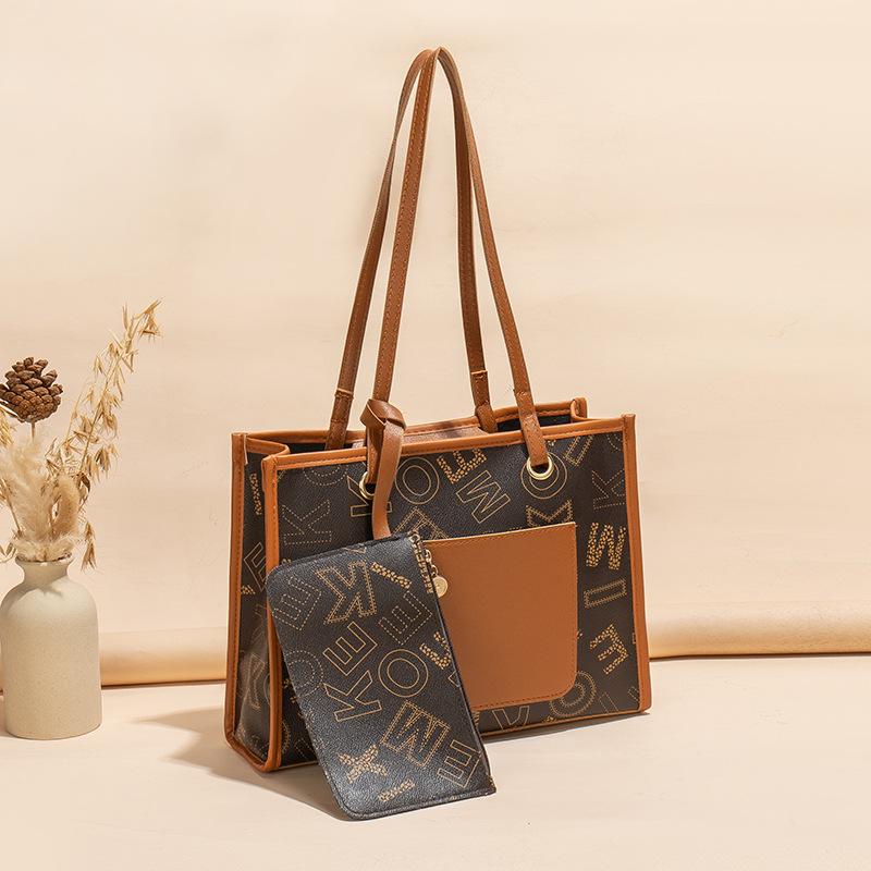 Уютная женская сумка большой емкости в стиле ретро — фото 11