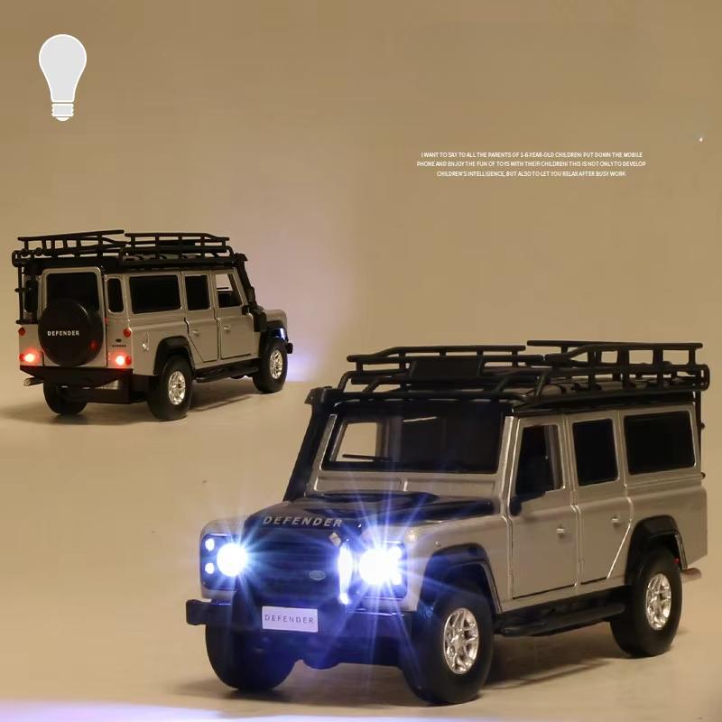 1:32 Land Rover Defender Alloy Car Model Diecasts & Toy Metal Off-Road Vehicles Car Model Simulation Sound Light Gift