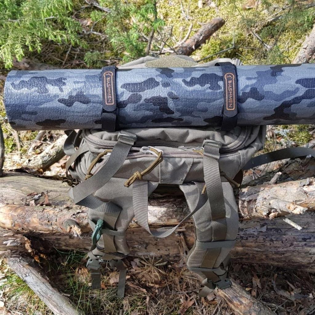 Travel RADICAL camo sleeping mat XLPE foam Japanese genuine product [BUSHMEN Gear] Alu-mat/dark