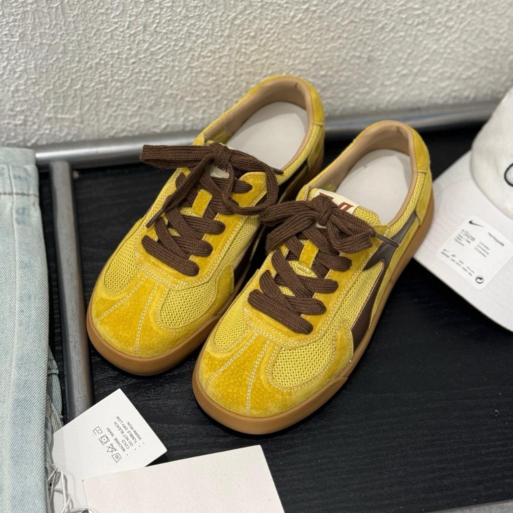 Retro women's new flat-bottomed student women's shoes lightweight sports shoes casual board shoes little white shoes