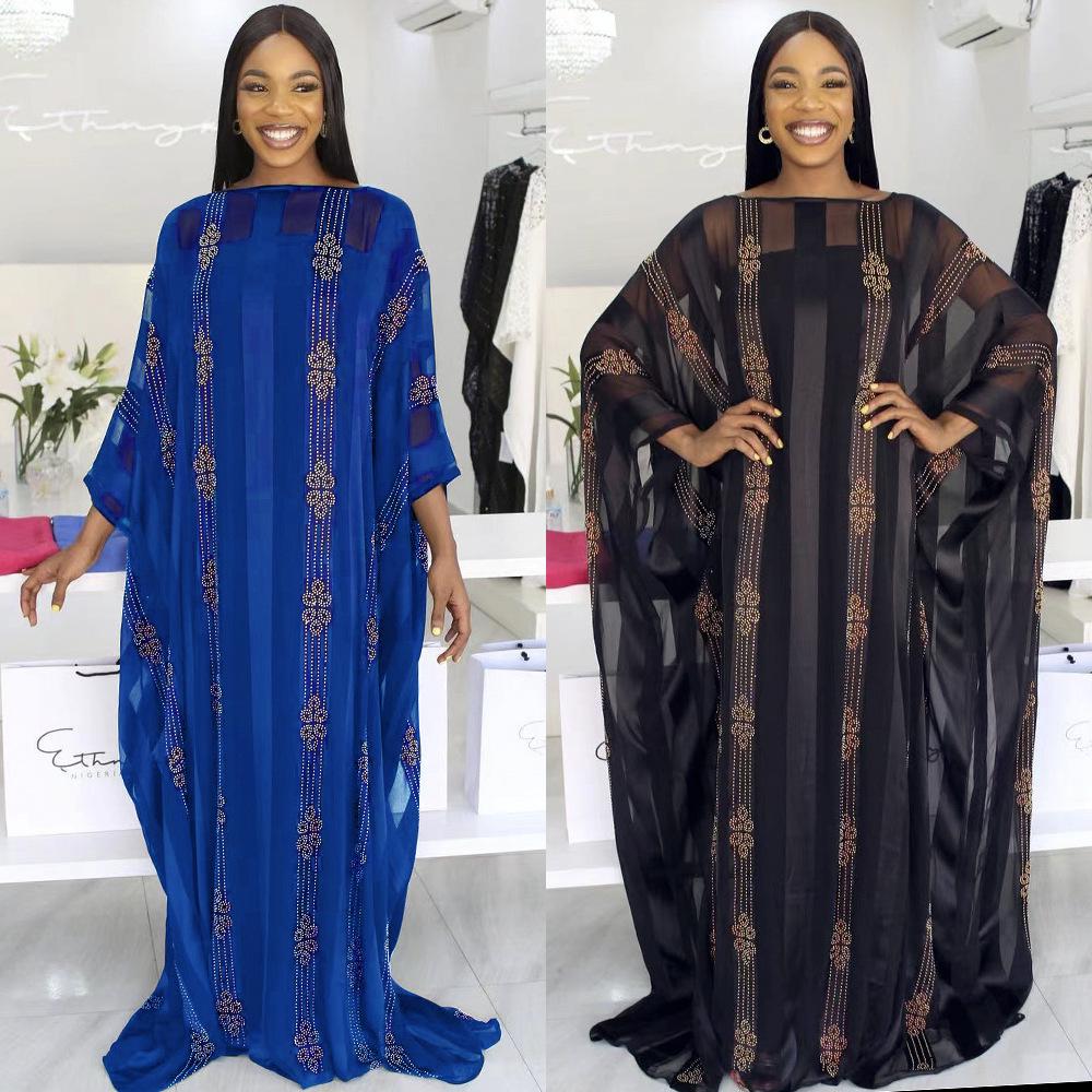 Abito Musulmano Africano Taglie Forti con Hijab a Fascia e Dettagli Ricamati