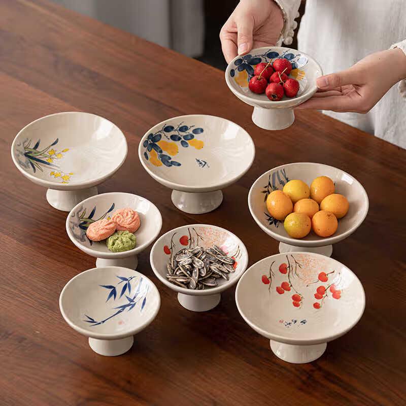 

VAKADA Chinese Retro Ceramic High-Foot Dessert Plates (Set of 4)