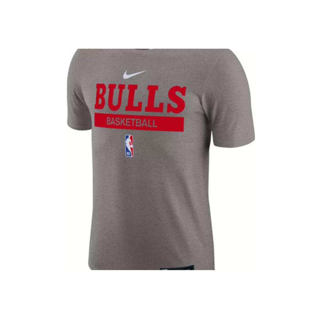 Nike Chicago Bulls Mens Grey Dri-Fit Practice Letter Print Crew Neck Training Short Sleeve T-Shirt Men T-Shirt DR6456-063
