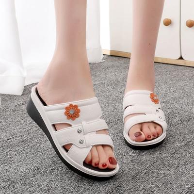 Women's Slippers and Ladies Sandals Outside Medium Heel Slides On Beach Shoes Wholesale Korea Style Pvc New H Sandal Promotion