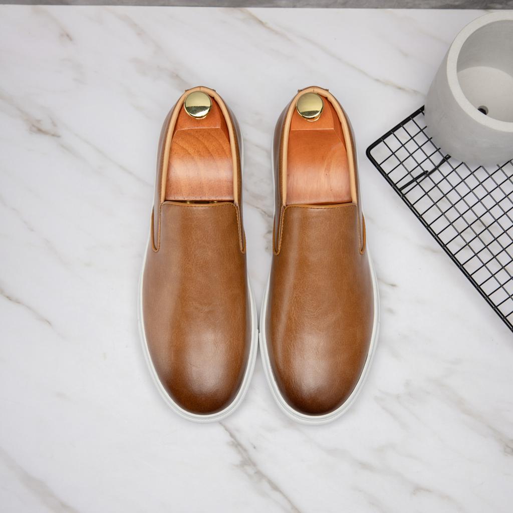 Fashion Comfortable Mens Soft-Soled Handmade Slip-On Flats Versatile Casual Loafers Business Formal Leather Shoes Leisure Walk Moccasins