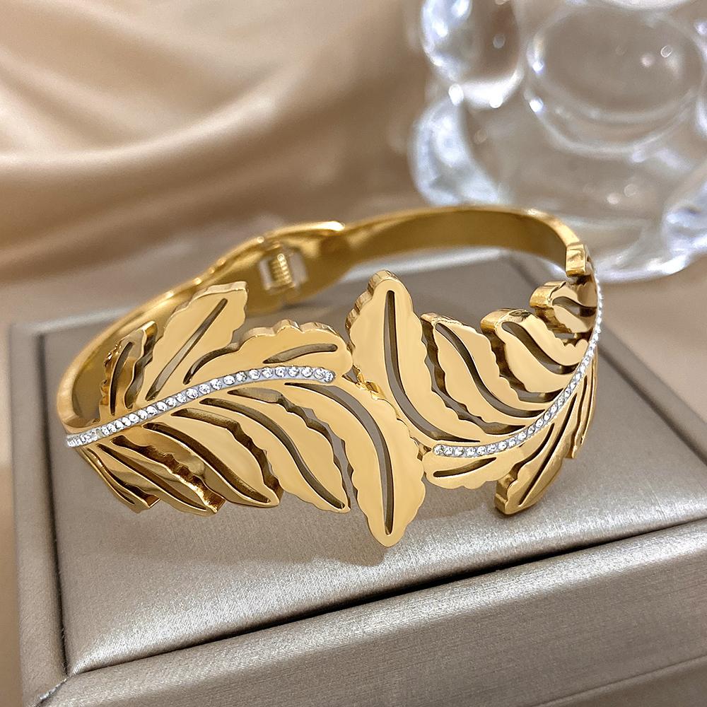 Exquisit Inlaid Rhinestone Feather Leaves Cuff Bracelets Fashion Gold Plated Stainless Steel Smooth Bangles Waterproof Jewelry