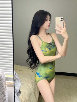 2026 New European-American Style Women's Strappy One-Piece Print Swimsuit - Slimming, Summer Hot Girl Pure Desire