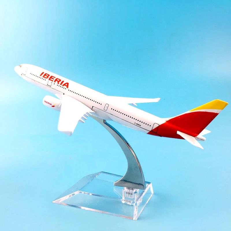 16CM Diecast Metal Spain Iberia Airlines Boeing 737 Aircraft Plane Model Toys For Childre Collection Display