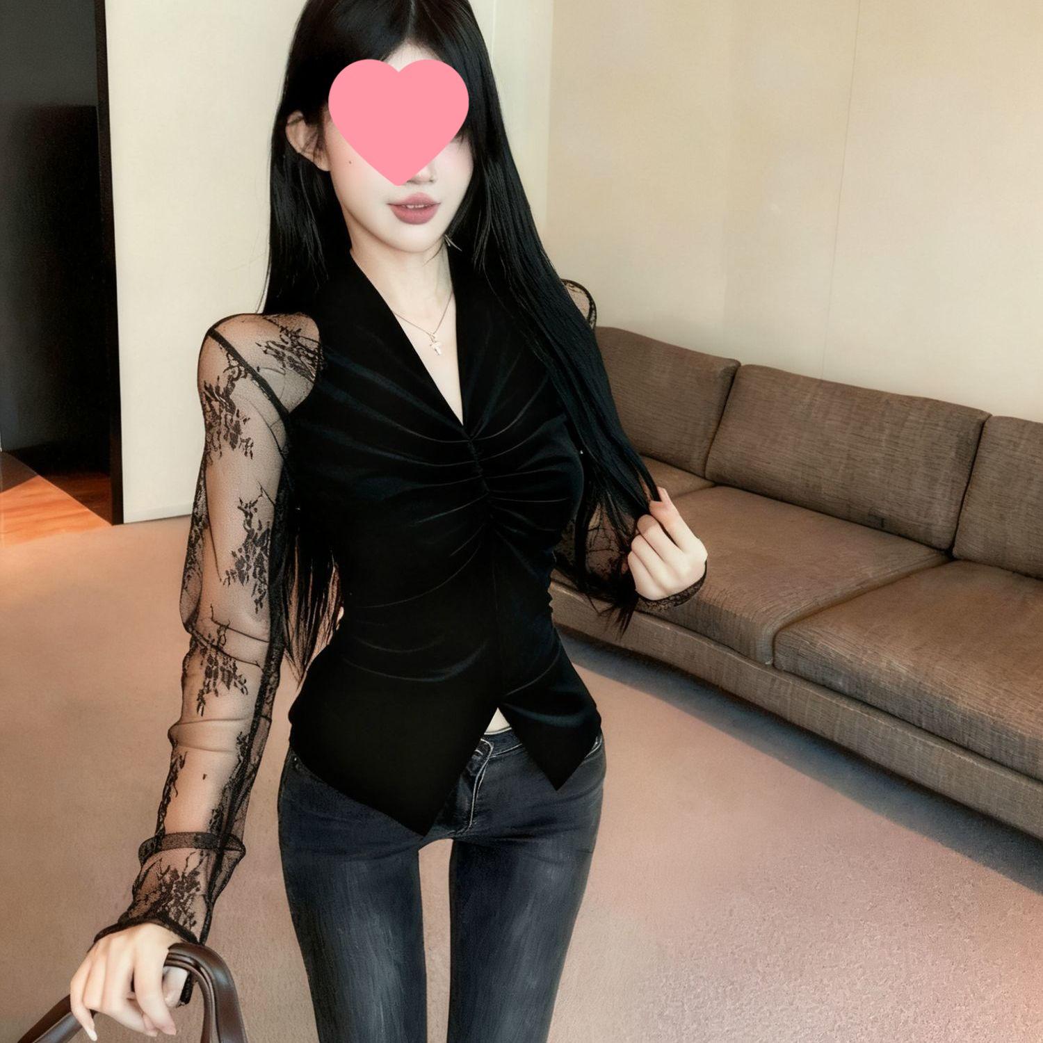 

Women s Slimming Cropped Velvet Shirt with Lace Patchwork and Long Sleeves Large чёрный