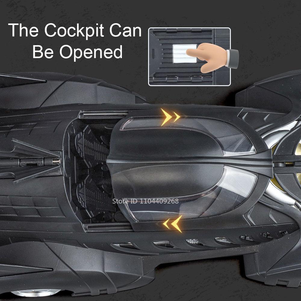 Large 1:18 Batmobile 1995 Car Model Toy Alloy Diecast Sound Light Spray Shock Absorption Vehicle Models Collectible Item